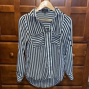 Black & white stripped collar shirt